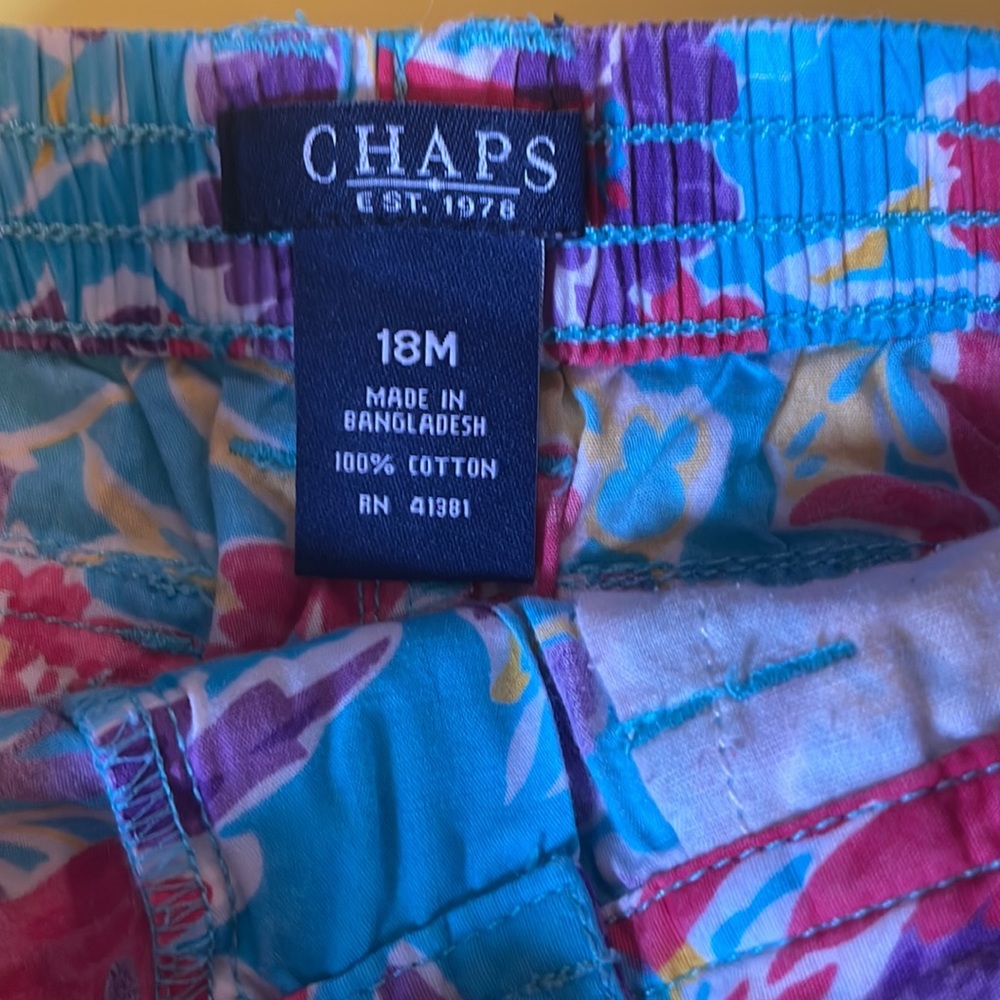 Shorts - Picture 3 of 3